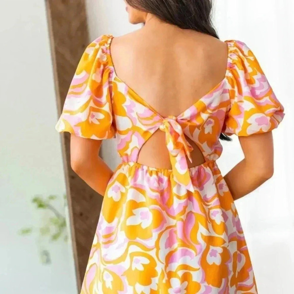 Sweet Lemon Puff Sleeve Dress with Pockets - Picture 4 of 11